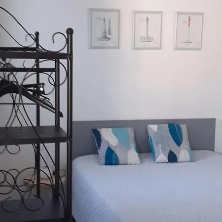 Apartment Neuf Lumineux Avec Balcon, Wi-fi, Au Pied De La Du Chay, - Fr-1-494-126 *
